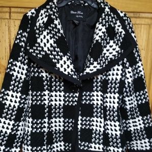 Black and white pe tlTrenz black and white peacoat